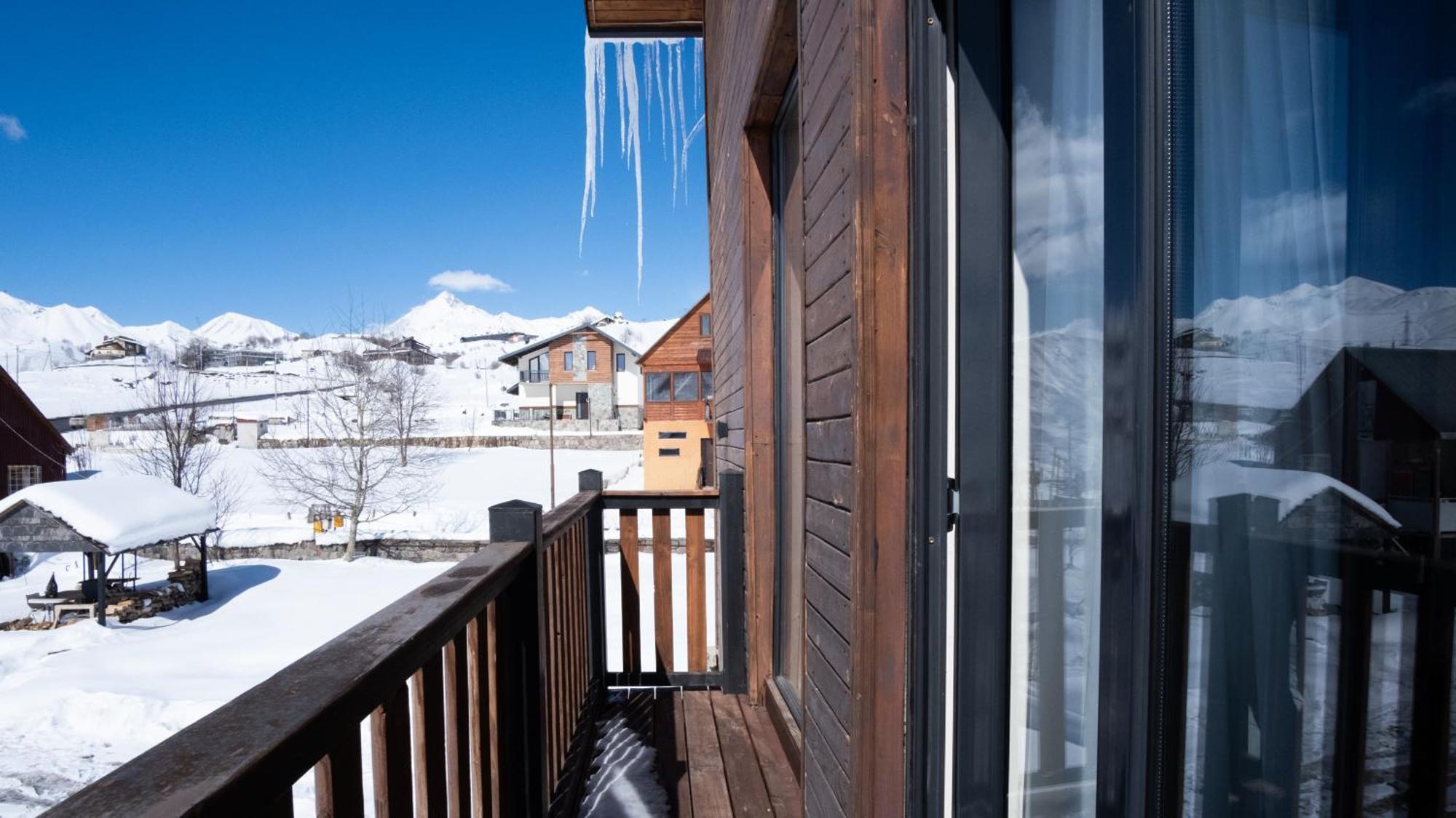 Chalet In กูเดาริ ภายนอก รูปภาพ